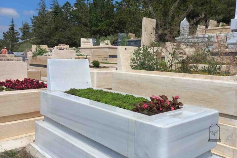 mezar-bakim-hizmetleri-karsiyaka-mezarligi